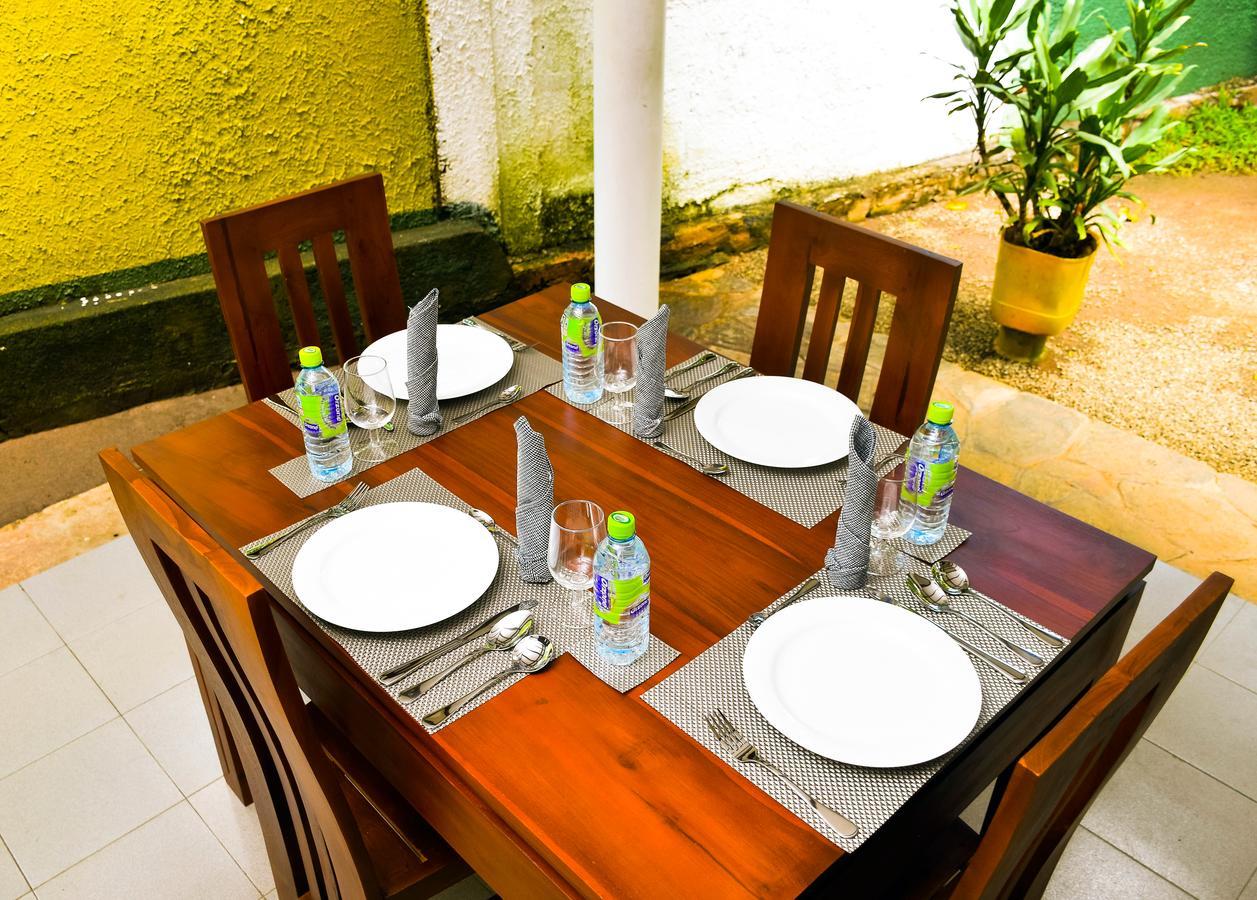 Vishmee Holiday Inn Ембилипития Екстериор снимка